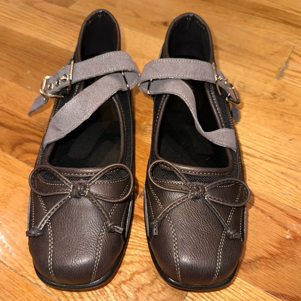 Raboesy Adjustable Cross Straps Ballet Sneakers